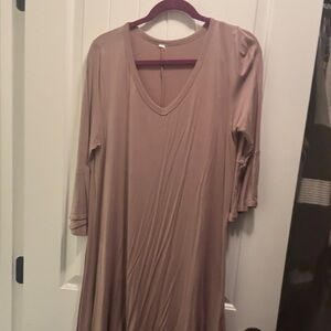 Chic V-Neck Long Sleeve Dress in Taupe